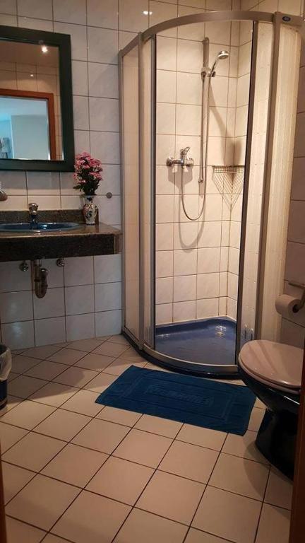 Pension Zum Ross Karon Екстер'єр фото